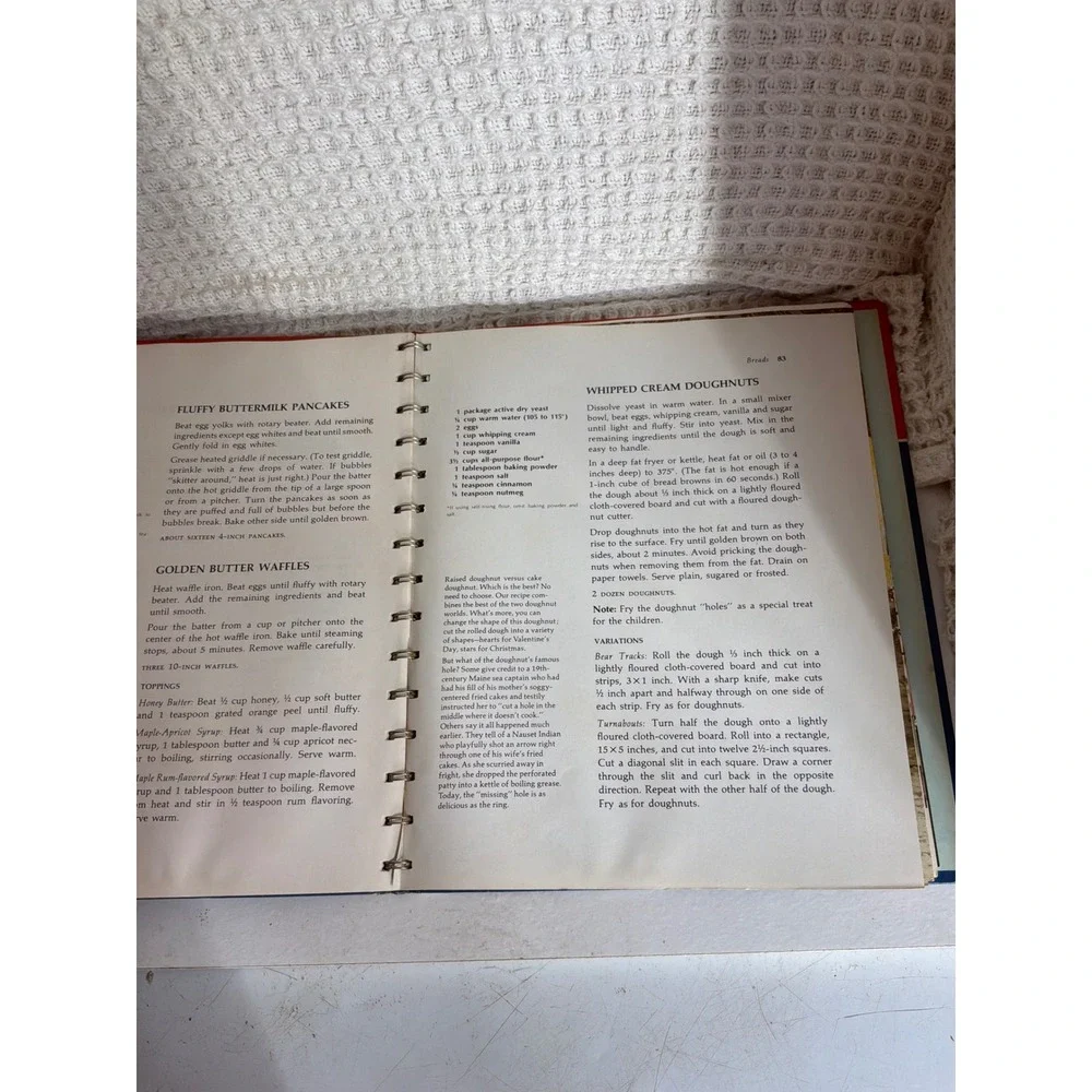 Vintage Betty Crocker All-Time Favorites Cookbook 1974 Spiral Bound Blue Red